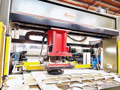 Traveling head press in industry